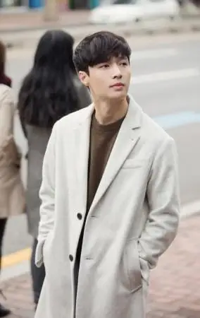 爱吧》加时练舞 张艺兴露总裁范 来源标题:郑秀晶为《闭嘴!