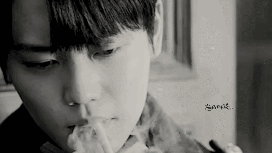 林彦俊,刘昊然,范丞丞三位帅哥的抽烟镜头