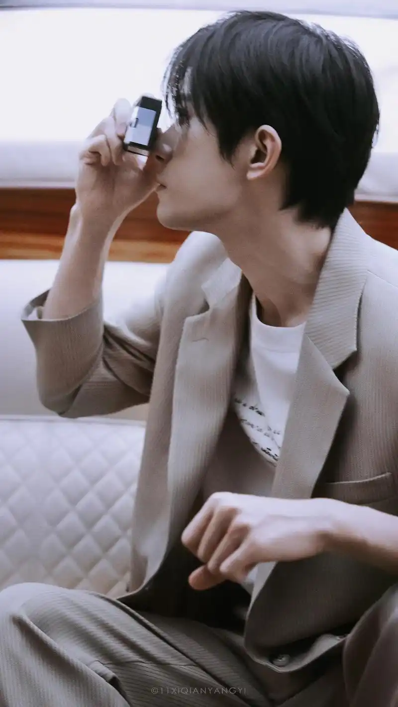 易烊千玺 #易烊千玺抬头回望自己的十年 #一心一意易烊千玺