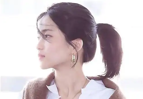 无刘海马尾辫的扎法(方脸女生物流刘海扎马尾辫发型)