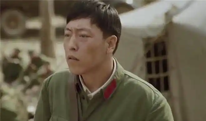 那个年代的人,很多都看过《高山下的花环》这部电影,倪大红老师在剧中