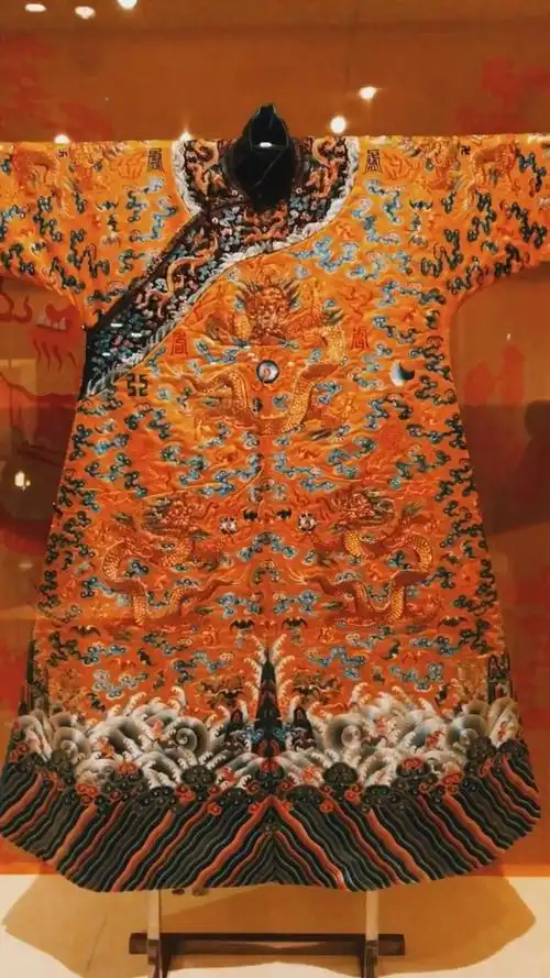 嘉庆皇帝御用龙袍