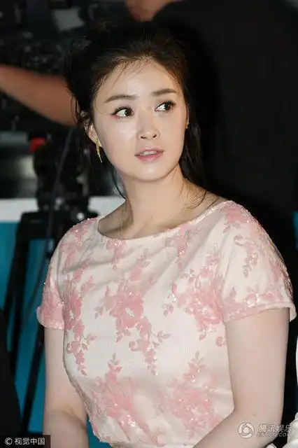 蒋欣秒变表情包微胖界女神瘦30斤依旧丰满