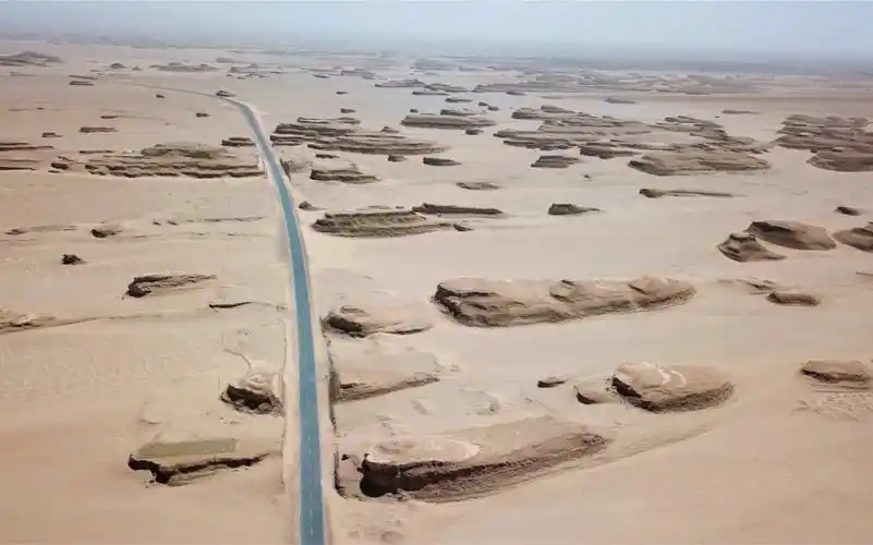 国道315柴达木段,在罗布泊阿尔金山两大无人区中穿行的魔鬼公路.