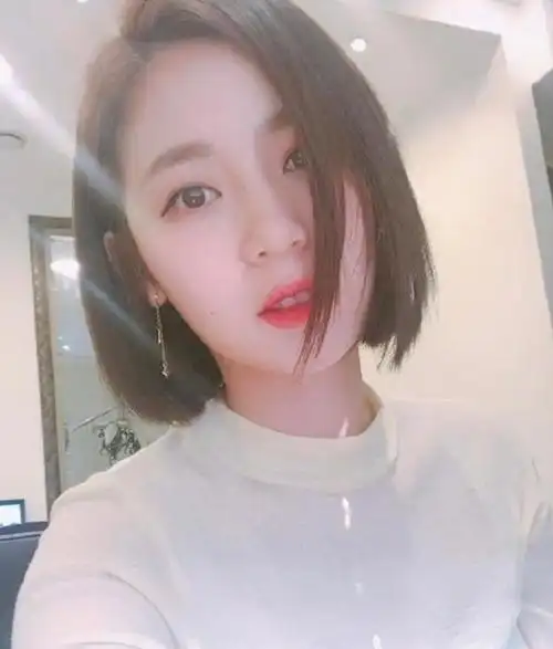 长脸适合什么发型 女生短发(女生长脸适合短发吗)(图4)