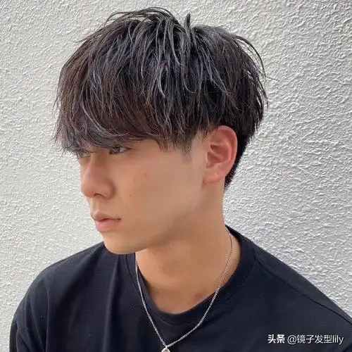 飞机头短发受欢迎的男士发型有哪几种小寸头飞机头两侧铲短发型都不错