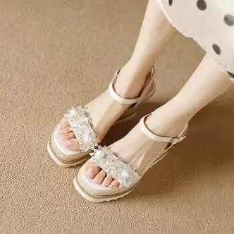 鞋靴>时尚女鞋>女士单鞋>女士高跟鞋>奕珂百丽>奕珂百丽坡跟凉鞋女