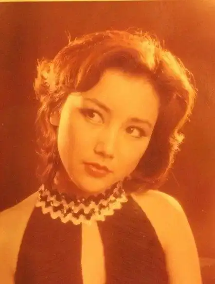 邵音音和黄夏蕙现在看上去颇为吓人,不过年轻时可都是标准的美人.