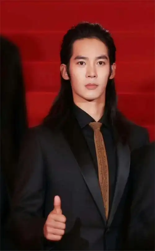 「颜值逆转变局」中年发腮挑战明星颜值,靳东,曾舜晞因祸得福?