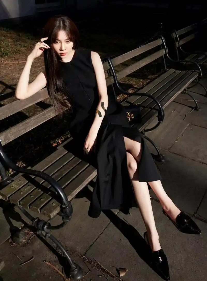 宋妍霏高跟凉鞋大长腿[笑哭]
