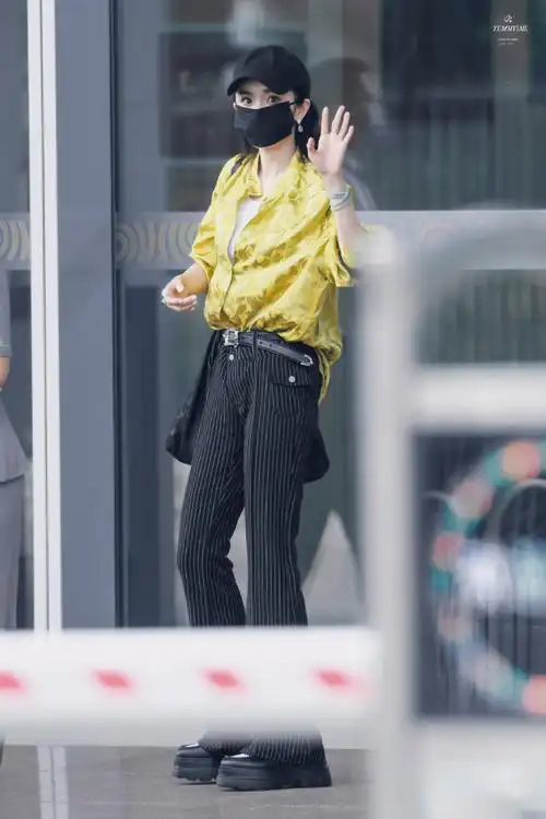 杨幂私服##杨幂新中式霸总穿搭##今日星拍放送