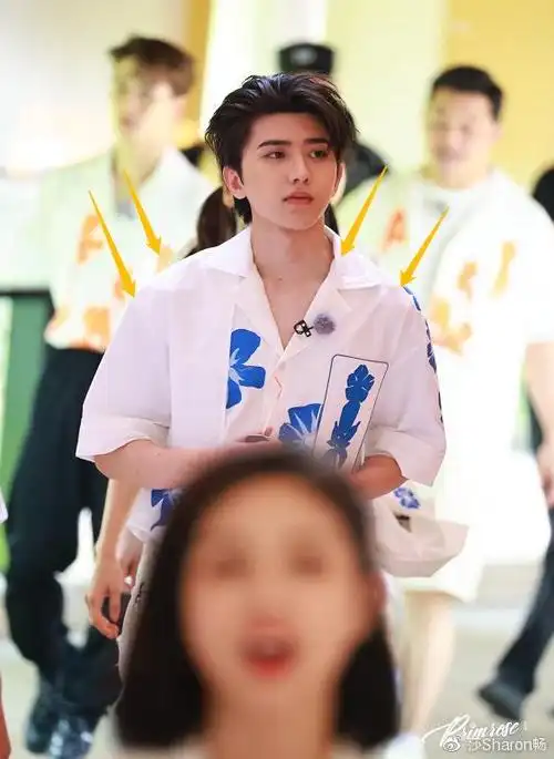 蔡徐坤生图胖一圈眼睛浮肿神似刘宇顶流光环越来越暗淡