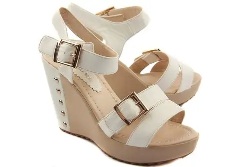 靓妮 女子厚底防水台高跟铆钉坡跟凉鞋 34码 白色 ln-621-a69白