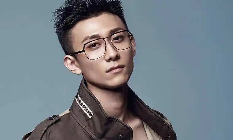 张一山生日真挚发文感谢粉丝,还晒出搞怪自拍,快来看看_角色_刘星