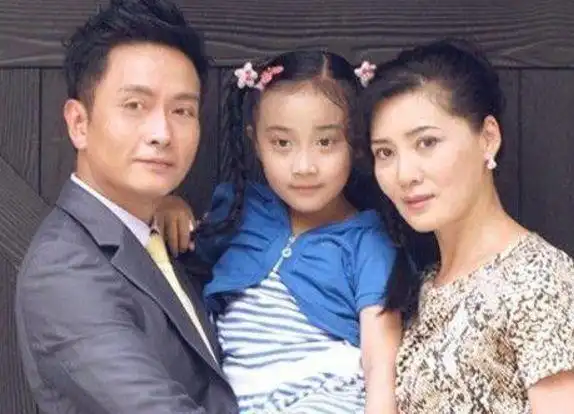 谢君豪拥有走红的所有条件,出色的外貌 过硬的演技,还曾击败张国荣的