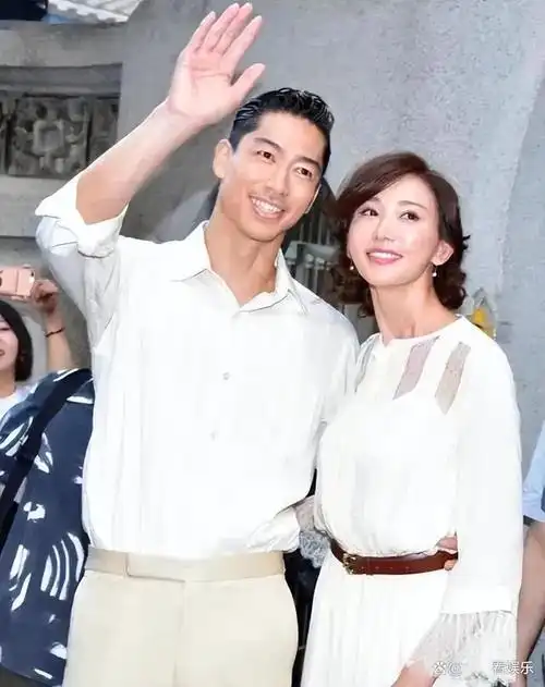 12月1日,据台媒报道,近日林志玲的日本老公akira在接受采访时分享了他