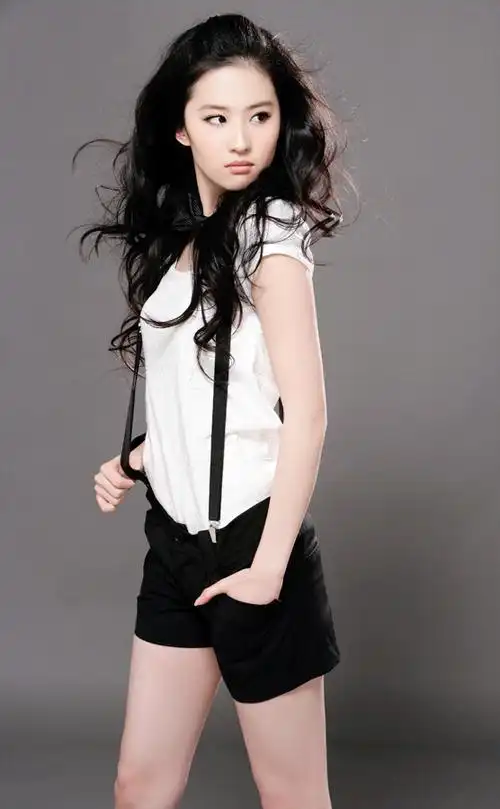 【老派的优雅61刘亦菲】(造型二)2008年1月 《北京青年周刊》