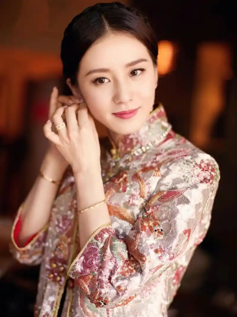 幸福感最强的明星婚礼90刘诗诗中式新娘造型 讲真,当初姐姐结婚的