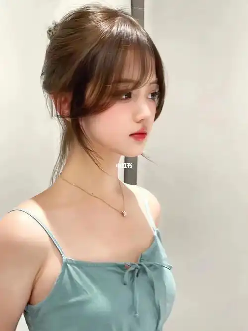 网红法式八字刘海法式八字刘海减龄瘦脸又超有气质の韩式修容发型