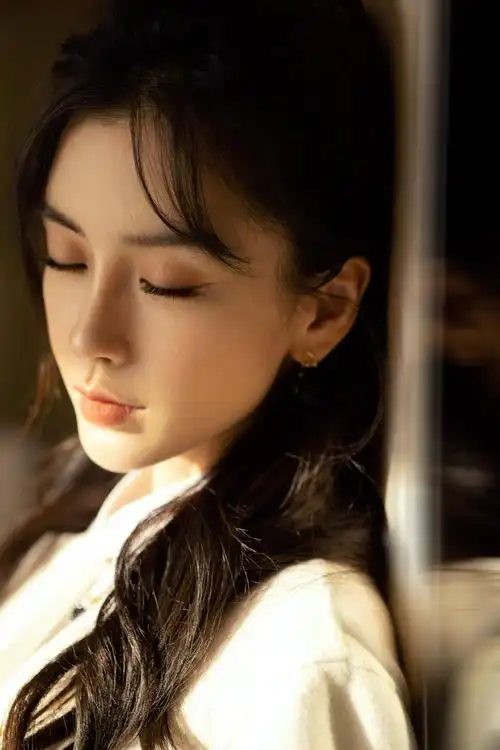 angelababy最是那一低头的温柔