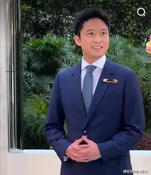 何超莲霍启山再同框网友热议不断这才是真正的神仙眷侣