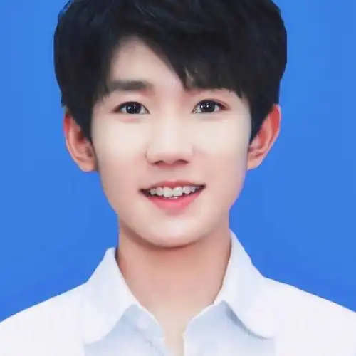 王源  #证件照  你说怎么会有长的如此精致的人呀当然啦   因为是