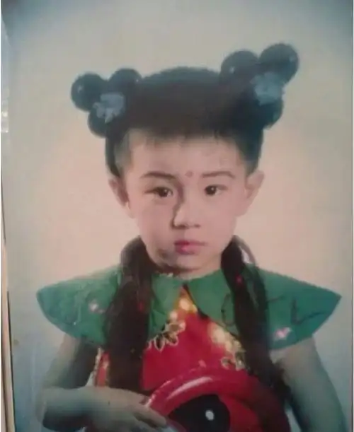 林更新童年泳照##考古林更新发现全是笑料