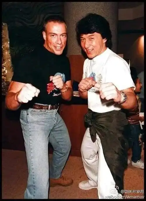 "他单骨我双骨"成龙评价李小龙引热议!他确实有资格这样说