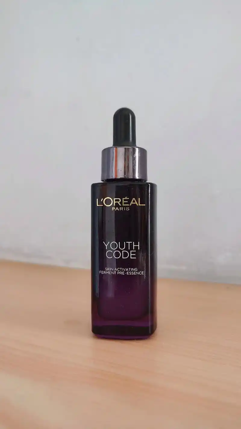 一直用欧莱雅黑精华,在我心里它一直是抗老界性价比之 - 抖音