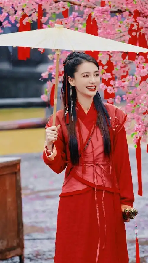 一袭红装 天地逍遥 9015鼻古装真的好美噢#angelababy林月如造型