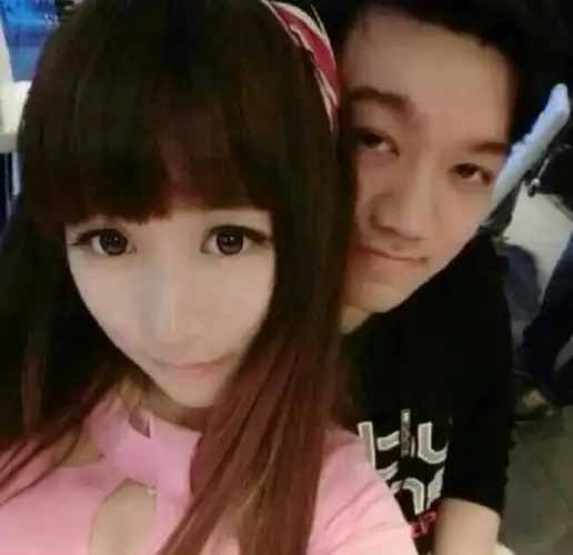 很多人都会关心他感情上的事情,之前就有人爆出尤浩然和女朋友的和