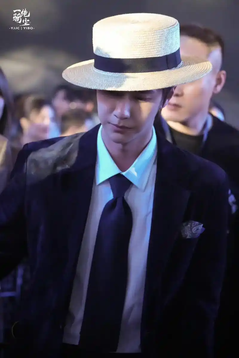 放弃95,去做爱河上的船长96.#王一博 #王一博草帽 图片 - 抖音