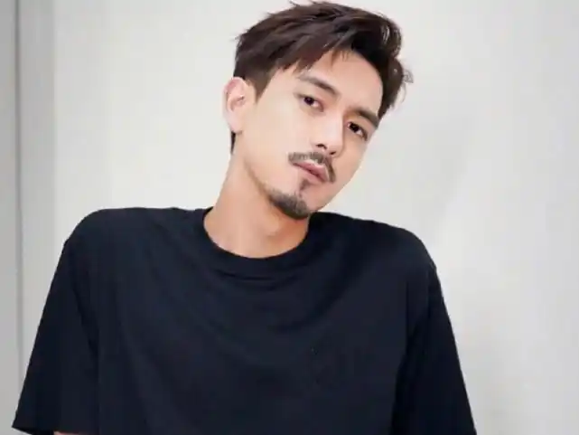 当明星有了胡子:李现成熟,吴亦凡撩人,看见鹿晗:老爷爷好啊!