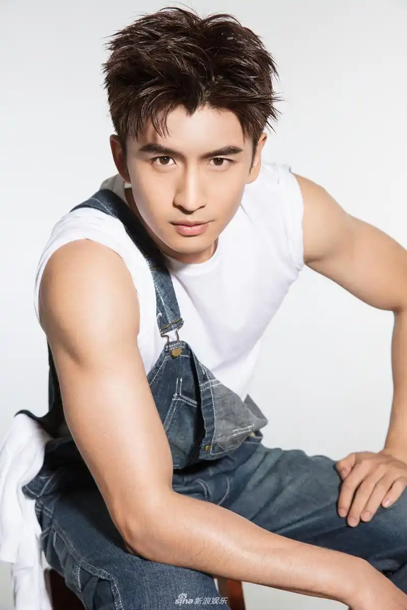 组图张云龙生日写真曝光尽显肌肉好身材