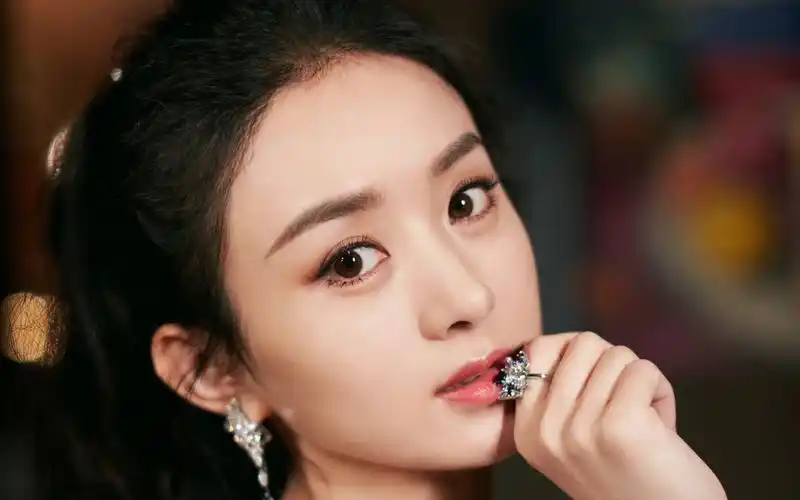 赵丽颖优雅性感抹胸纱裙壁纸-美女壁纸-高清美女图片-第3图-娟娟壁纸