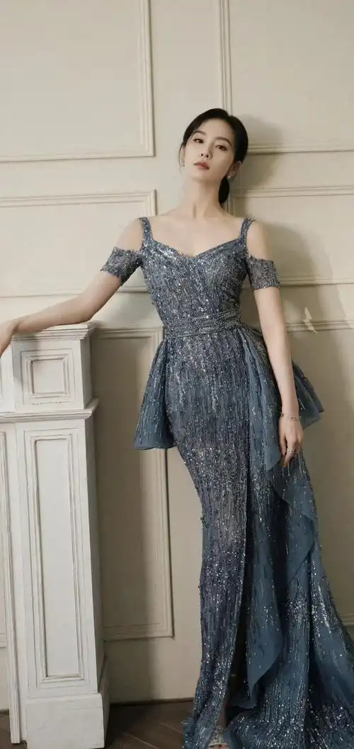 刘诗诗气质出众