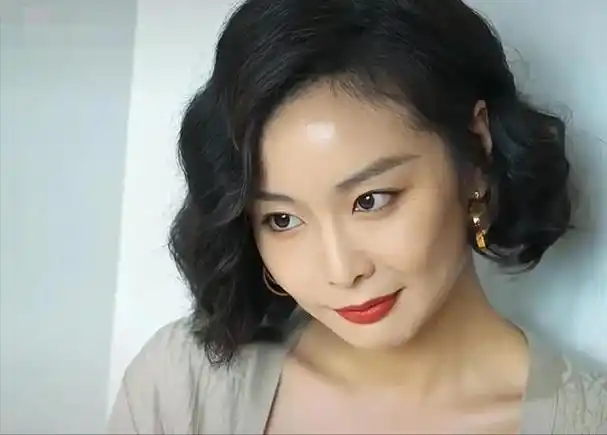 同样是和张颂文演夫妻,把高叶和包文婧放一起看,差距一目了然