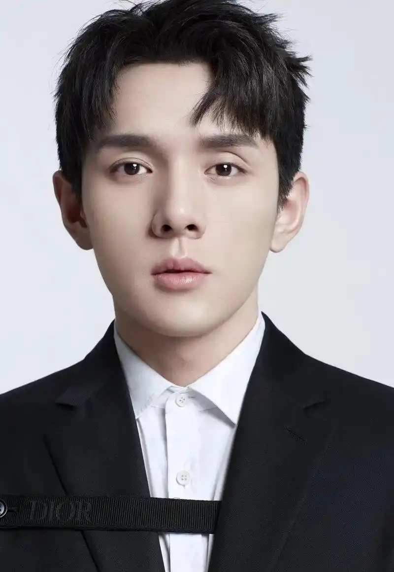 干货|李佳琦美白秘籍,黄黑皮如何养成嫩白灯泡肌?