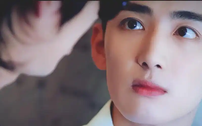 给大家安利一下《终极笔记》里演小花的演员刘昱晗