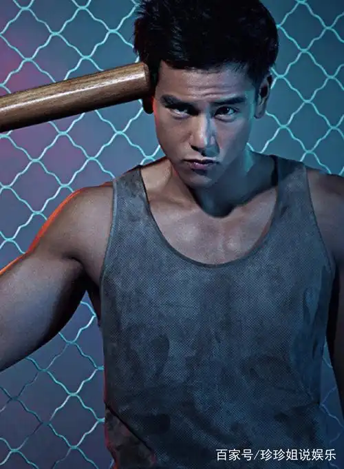 敢说不帅气?看看彭于晏的这些照片,不仅霸气十足还帅气逼人!