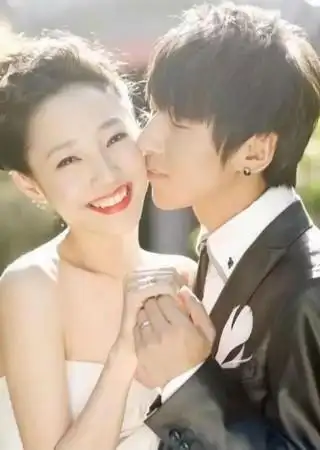 近日,白百何被曝婚内出轨小鲜肉,4月14日凌晨,白百何老公陈羽凡发微博