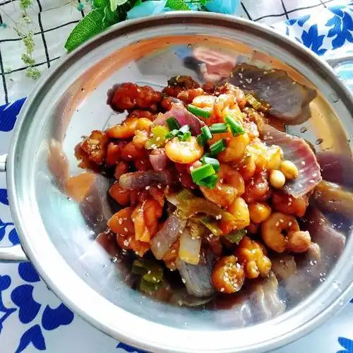 干锅虾仁,香酥可口,小朋友最爱吃