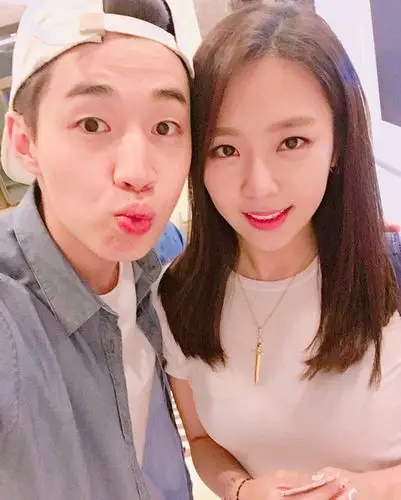 「老婆好久不见啦」henry-艺媛再次相见的我结夫妇