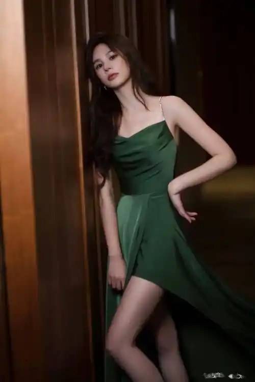 新一代晶女郎,我喜欢_邱意浓_身材_接班人