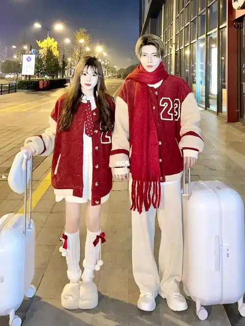 158175情侣穿搭圣诞节出行情侣穿搭