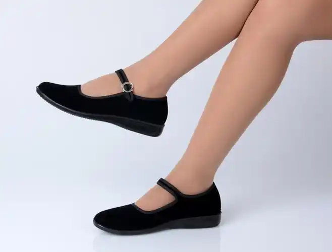 老北京布鞋一字女式布鞋聚氨酯底超轻便耐磨平跟工作礼仪舞蹈鞋