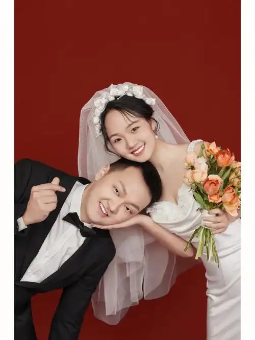 红色背景婚纱照78太爱了