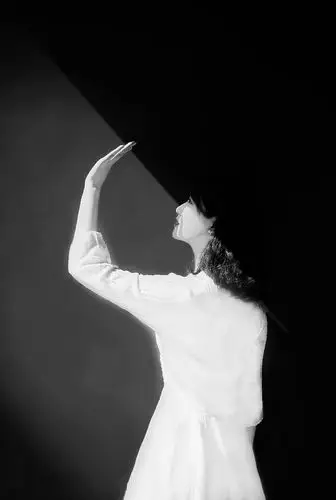 黑白图女生冷酷霸气侧颜(二)