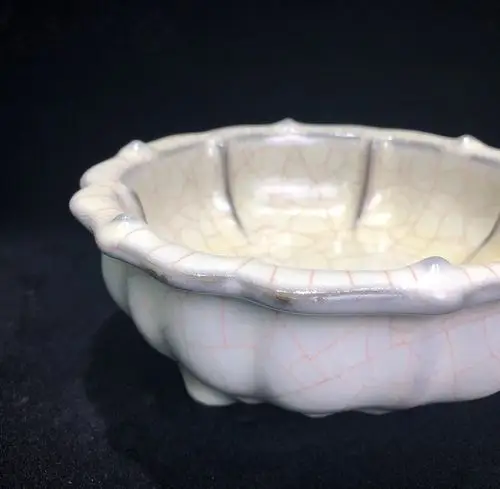 佚名 汝窑莲瓣花口笔洗