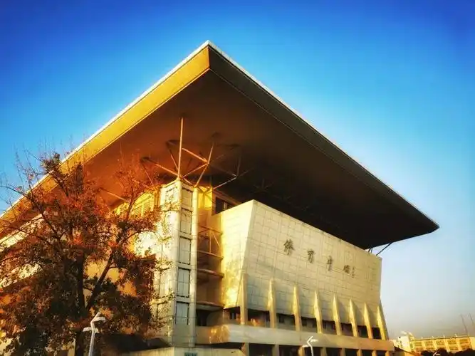 赏不尽的南师之秋